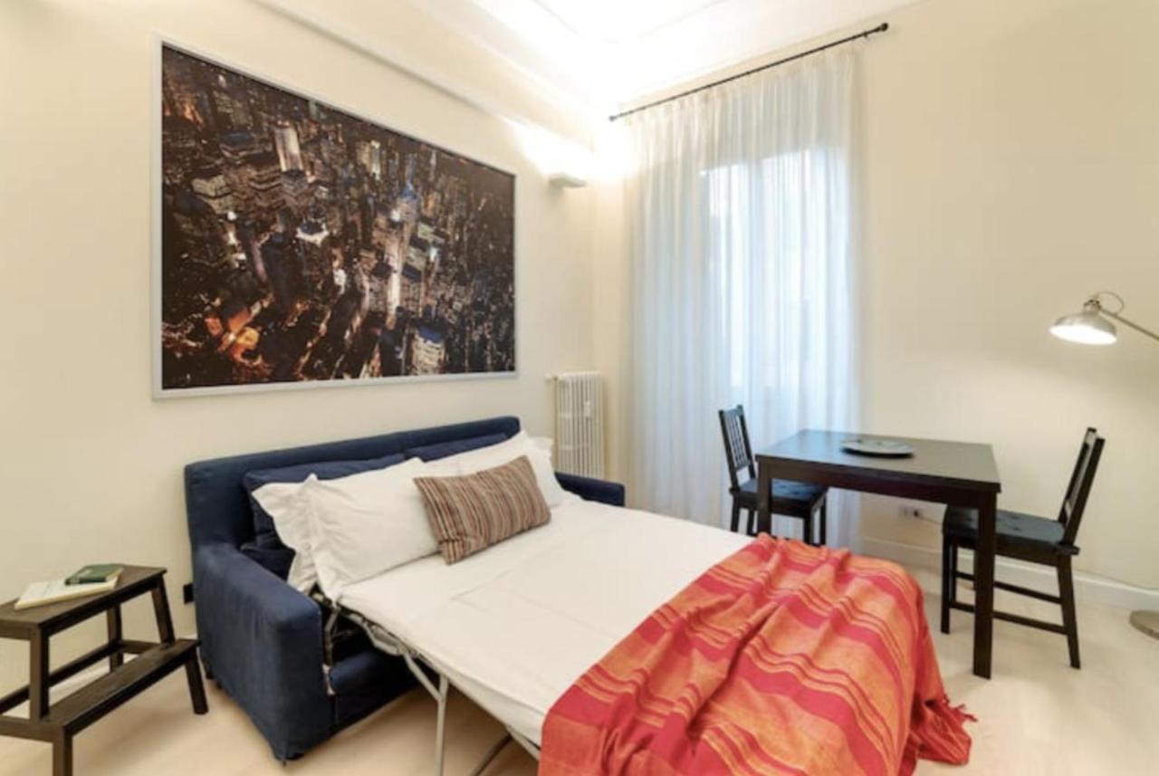 Sunny Flat In Elegant Building Close To Colosseum Rom Exteriör bild